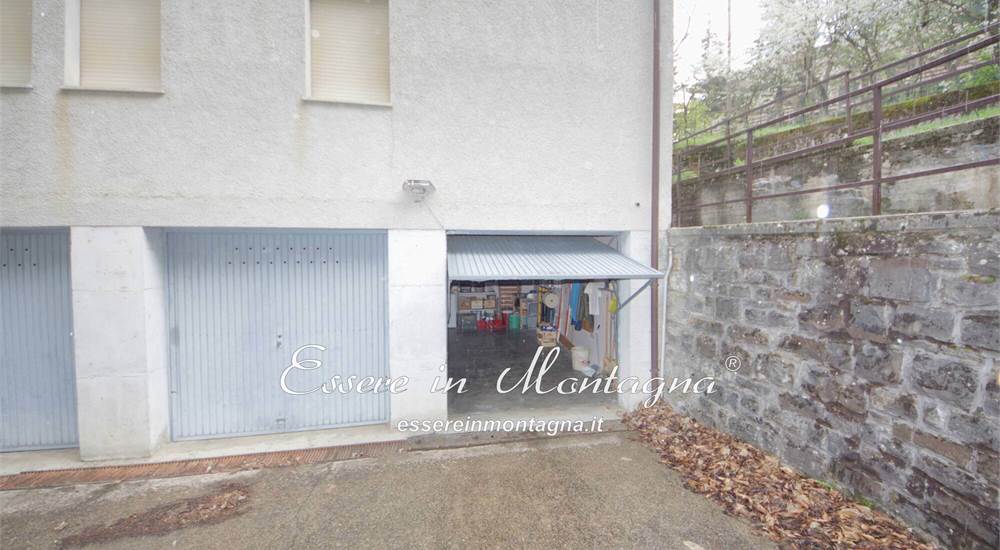 Il garage con luce, acqua e scarico