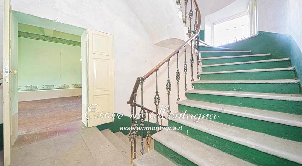 la scala che porta su