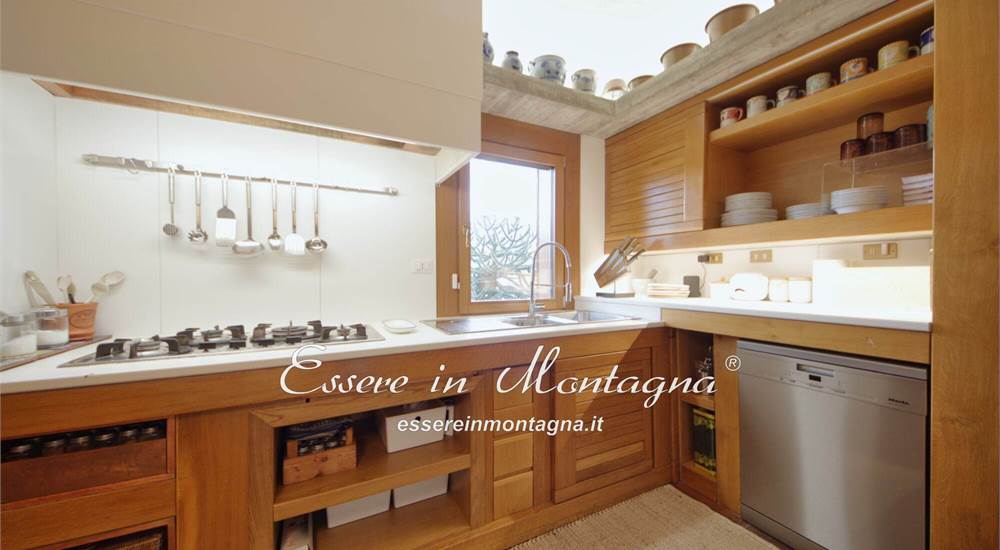 La cucina con dispensa