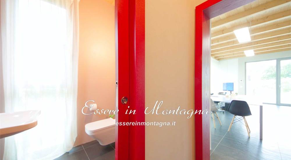 Zona uffici, bagno 2