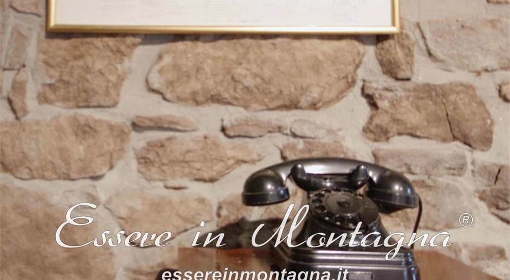 Il salottino con camino in acciaio