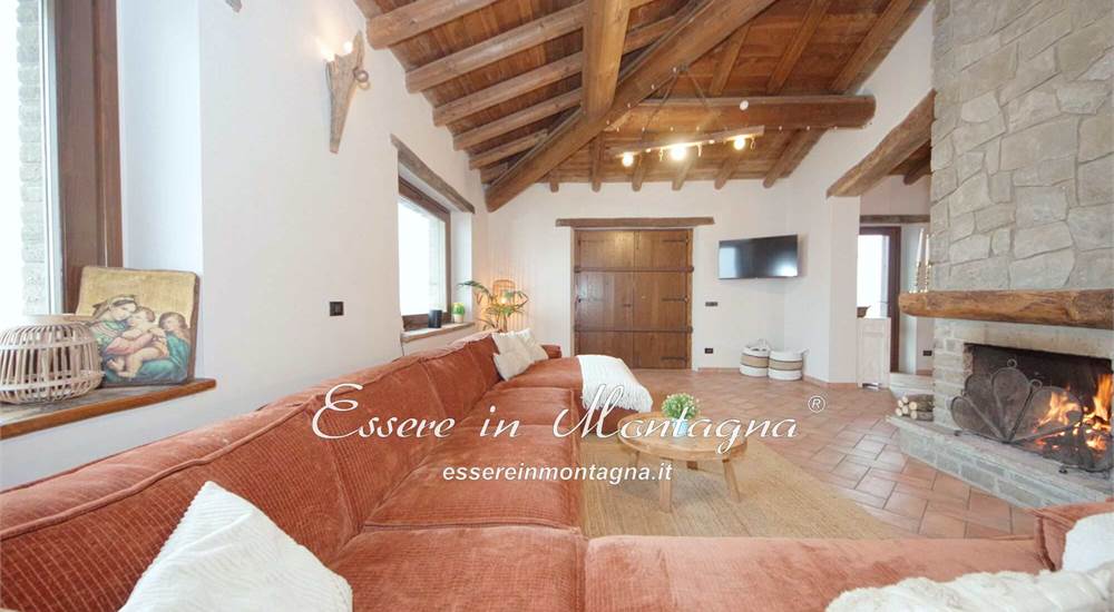 Il soggiorno open sulla cucina