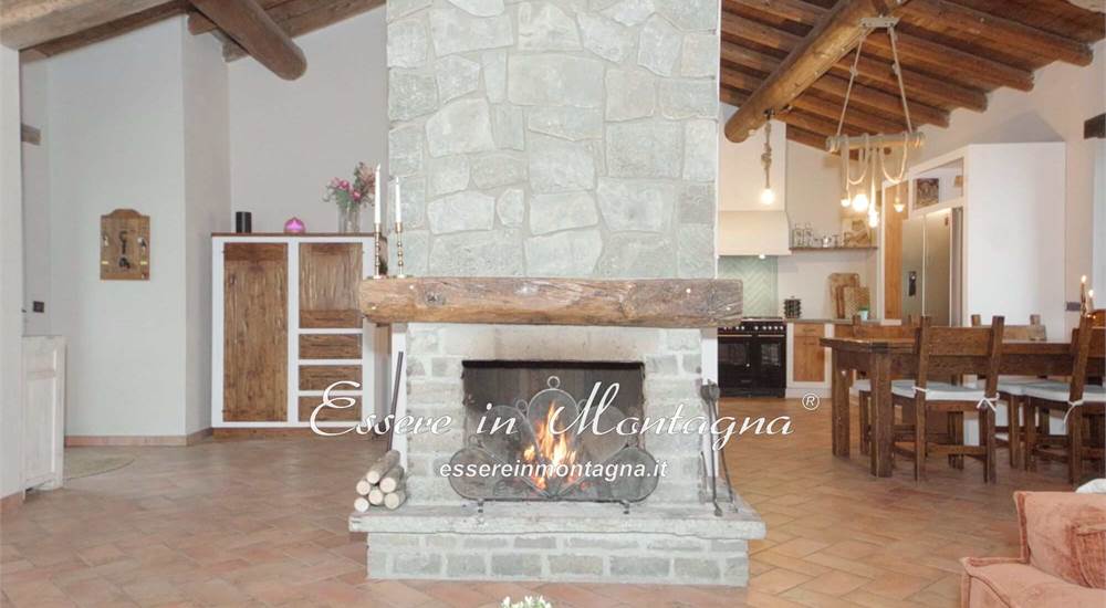 Il soggiorno open sulla cucina